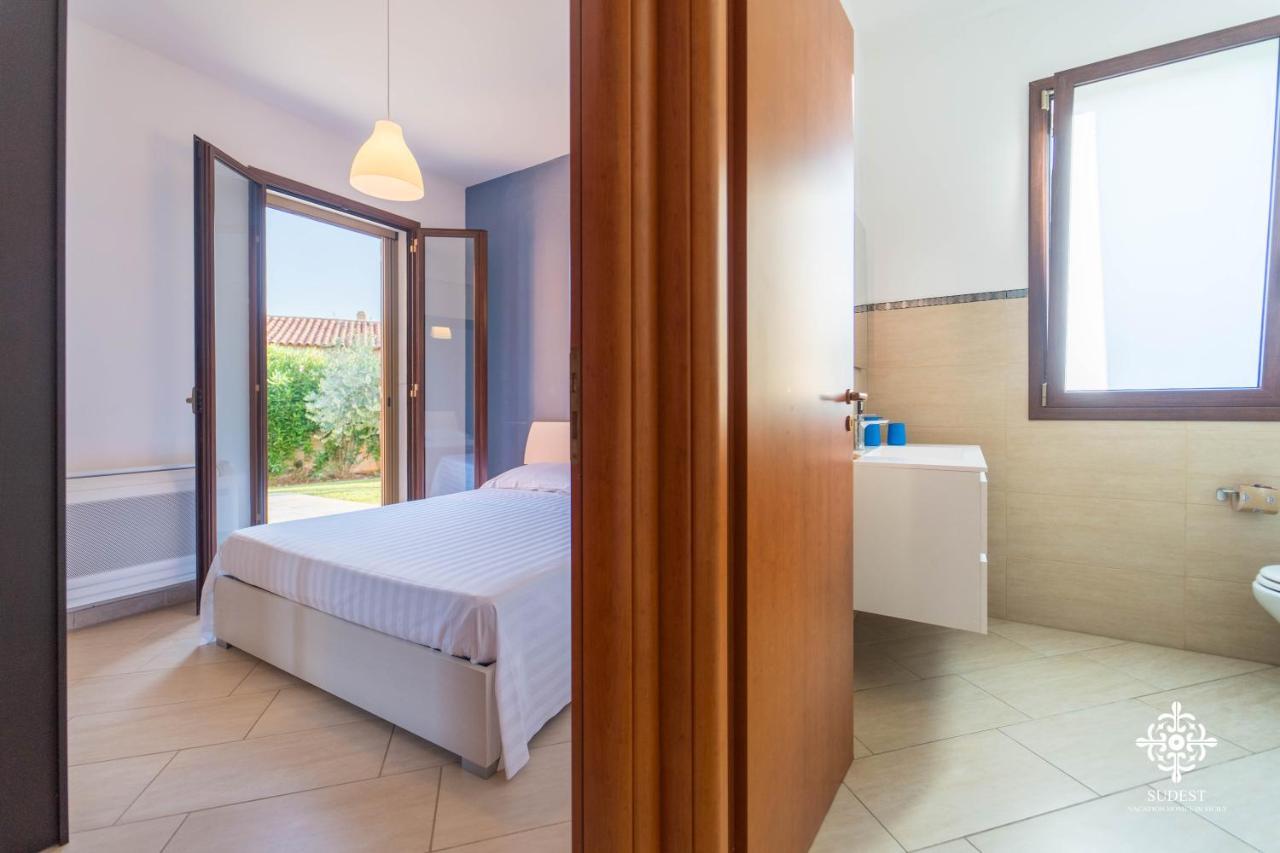 Villa Seaside - Beach Retreat With Jacuzzi シラクーサ エクステリア 写真