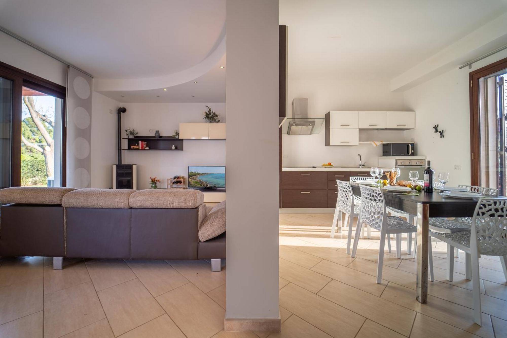 Villa Seaside - Beach Retreat With Jacuzzi シラクーサ エクステリア 写真
